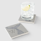 Personalisierter Nachname Nautischer Schwanz Kunst Steinuntersetzer (Seitenansicht)