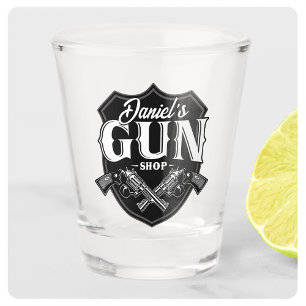 Personalisierter NAME Alte Revolver Waffengeschäft Schnapsglas