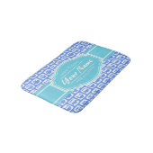 Personalisierter Name Aqua und Blue Owl Badematte (Schrägansicht)