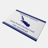 Personalisierter Name Arrowhead Map Navy Blue Door Fußmatte (Schrägansicht)