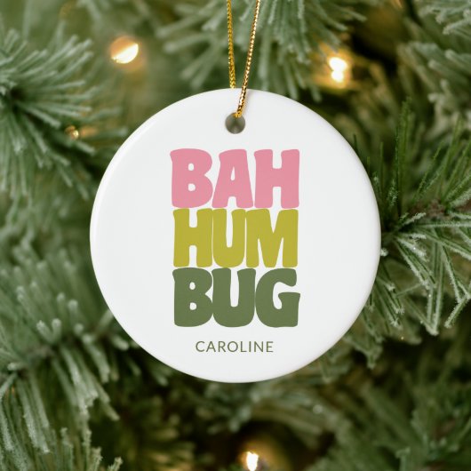 Personalisierter Name Bah Humbug Weihnachtsangebot Keramik Ornament (Baum)