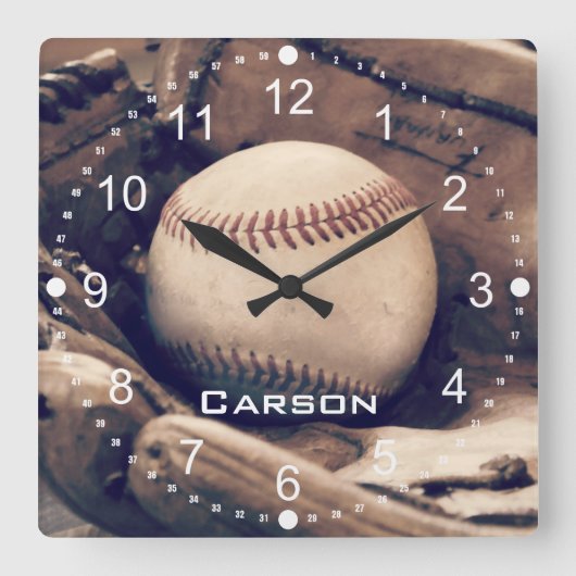 Personalisierter Name Baseball in Glove Wall Clock Quadratische Wanduhr (Vorderseite)