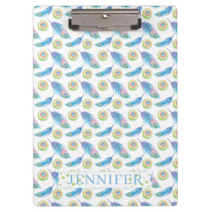 Personalisierter Name Blue Peacock Feathers Hinter Klemmbrett