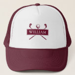 Personalisierter Name Burgundy Golf Ball and Clubs Truckerkappe<br><div class="desc">Personalisieren Sie den Namen,  um ein großartiges Golfgeschenk zu schaffen und zu behalten. Entwickelt von Thisisnotme©</div>