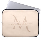 Personalisierter Name des Girl Blush Pink Monogram Laptopschutzhülle (Vorderseite)