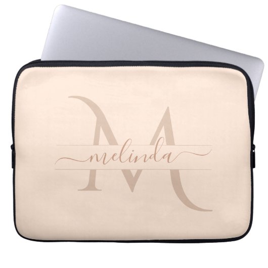 Personalisierter Name des Girl Blush Pink Monogram Laptopschutzhülle (Vorderseite)