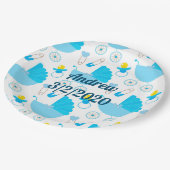 Personalisierter Name des Kindes und Geburtsdatum Pappteller (Schrägansicht)