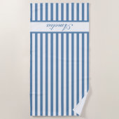 Personalisierter Name Dusty Blue Stripes Badtuch Strandtuch (Vorderseite)