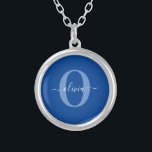 Personalisierter Name für Monogramm Versilberte Kette<br><div class="desc">Dieses elegante Monogramm und das stilvolle Script-Namensdesign können als Geschenk für Geburtstag, Hochzeit, Brautparty, Jubiläum, Muttertag oder jeden Anlass gegeben werden. Es kann mit dem Namen und dem Namen der Person personalisiert werden. Sie können den Schriftart, die Farbe des Schriftartes, die Größe des Schriftartes und die Hintergrundfarbe mit dem Design-Tool...</div>