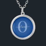Personalisierter Name für Monogramm Versilberte Kette<br><div class="desc">Dieses elegante Monogramm und das stilvolle Script-Namensdesign können als Geschenk für Geburtstag, Hochzeit, Brautparty, Jubiläum, Muttertag oder jeden Anlass gegeben werden. Es kann mit dem Namen und dem Namen der Person personalisiert werden. Sie können den Schriftart, die Farbe des Schriftartes, die Größe des Schriftartes und die Hintergrundfarbe mit dem Design-Tool...</div>