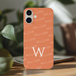 Personalisierter Name gemustert, Einfache Monogram iPhone 16 Plus Hülle<br><div class="desc">Dieses elegante iPhone 16 Gehäuse bietet ein raffiniertes Monogramm-Muster mit einer modernen, minimalistischen Touch. Das Design hebt Ihren Namen in einem klaren, einfachen Schriftart hervor und schafft so ein personalisiertes und stilvolles Aussehen. Der erste Buchstabe deines Namens wird prominent als fett gedrucktes Monogramm dargestellt, das der Ästhetik eine Touch Eleganz...</div>