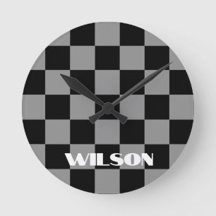 personalisierter Name grau und schwarz kariert Runde Wanduhr