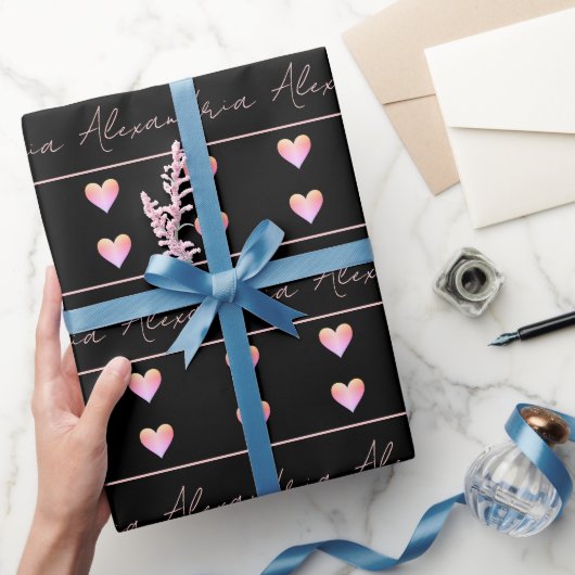Personalisierter Name Herz Schwarz Geschenkpapier (Schenken)