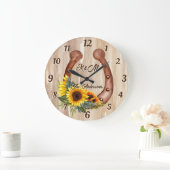 Personalisierter Name Hufeisen mit Sonnenblumenhol Große Wanduhr (Zuhause)
