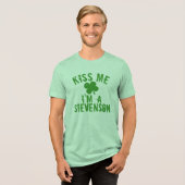 Personalisierter Name Kiss Me St Patrick's Day Wom Tri-Blend Shirt (Vorderseite voll)