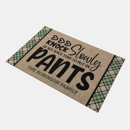 Personalisierter NAME Knock Langsam auf Pants Funn Fußmatte (Schrägansicht)