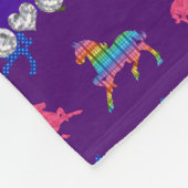 Personalisierter Name lila gemusterte Pferde Fleecedecke (Ecke)
