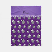 Personalisierter Name lila Pinguine Fleecedecke (Vorderseite)