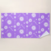 Personalisierter Name lila typografische weiße Blu Strandtuch (Vorderseite)