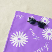 Personalisierter Name lila typografische weiße Blu Strandtuch (Beispiel)