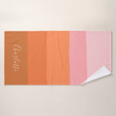 Personalisierter Name Moderner rosafarbener Streif Badehandtuch (Badehandtuch)