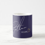 Personalisierter Name Modernes Geschenk Kaffeetasse<br><div class="desc">Moderne und Minimalistische Personalisierte Lila Bezeichnung Kaffee Tasse</div>
