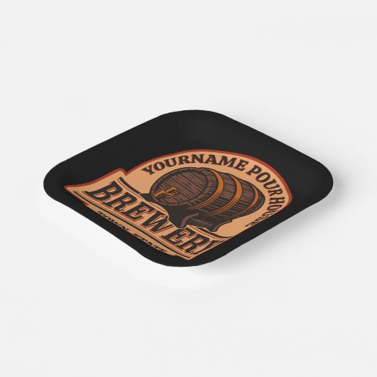Personalisierter NAME Old Oak Barrel Bierbrauerei  Pappteller (Gewinkelt)