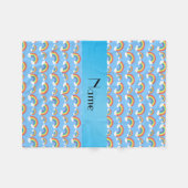 Personalisierter Name Pastellblauer Regenbogen Mus Fleecedecke (Vorderseite (Horizontal))