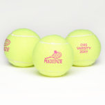 Personalisierter Name Pink Custom Tennis Balls Tennisbälle<br><div class="desc">Individuell Personalisierte Tennisbälle mit PINK, feines, modernes und lustiges Design mit Platz für ein Jahr auf der Rückseite, Clubname oder Name der Tennisschule oder Highschool-Initialen und Teamname, ideal für Tennispreise und neue Teammitglieder für das Jahr. Ändern Sie den Hintergrund und alle Farben, indem Sie auf 'Weitere Anpassung' klicken und ein...</div>