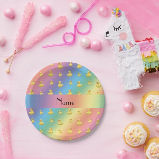 Personalisierter Name Regenbogengummimuster Pappteller (Party)
