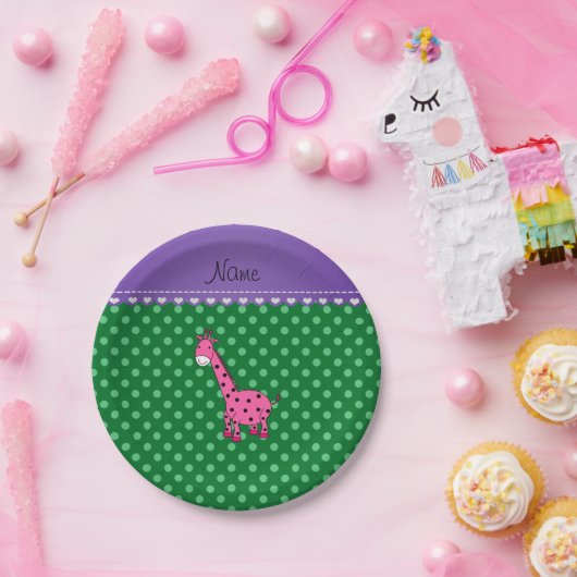 Personalisierter Name Rosa Giraffe Grüne Polka Pun Pappteller (Party)