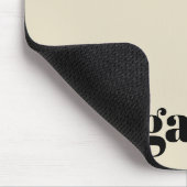 Personalisierter Name Schwarz/Beige: Bold Typograf Mousepad (Ecke)
