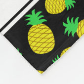 Personalisierter Name schwarz-gelbe Ananas Fleecedecke (Ecke)