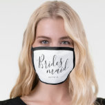 Personalisierter Name Schwarz-Weiß-Brauerei Mund-Nasen-Maske<br><div class="desc">Elegantes personalisiertes "Bridesmaid"-Skript und Name,  großartige personalisierte Brautparty-Geschenke</div>