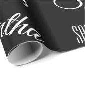 Personalisierter Name Schwarz-weiß Geschenkpapier (Rolleneckpunkt)