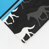 Personalisierter Name Schwarze Pferde Fleecedecke (Ecke)