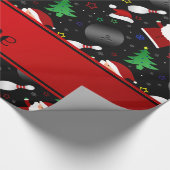 Personalisierter Name Schwarzer Bowling Weihnachts Geschenkpapier (Ecke)