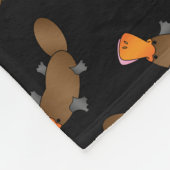 Personalisierter Name schwarzes Platypus-Muster Fleecedecke (Ecke)