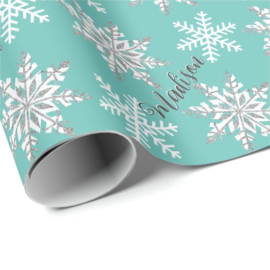 Personalisierter Name Silver Snowflake Aquamarines Geschenkpapier (Rolleneckpunkt)