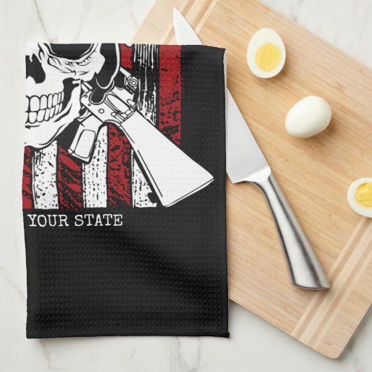 Personalisierter NAME Soldier Skull Duale Guns USA Geschirrtuch (Viertel Falte)