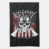 Personalisierter NAME Soldier Skull Duale Guns USA Geschirrtuch (Vertikal)