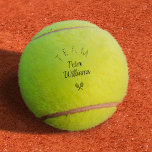 Personalisierter Name Tennisbälle<br><div class="desc">Fügen Sie Ihren Trainer,  Team,  Schule,  Club oder Familiennamen hinzu,  um diesen Tennisball zu personalisieren. Sie können ein Set mit einer Marke herstellen oder es kann ein Geschenk für einen Coach,  eine Familie oder einen Geburtstag eines Freundes sein.</div>