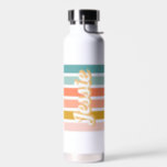 Personalisierter Name Trinkflasche<br><div class="desc">Retro inspiriert Sonnenburstdesign in leuchtenden und spielerischen Vintagen Farben,  die mit Ihrem Namen personalisiert werden können.</div>