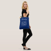 Personalisierter Name und Klassen-Nummer im Varsit Tasche (Am Model)