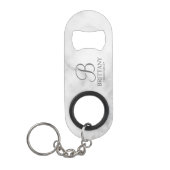 Personalisierter Name und Monogramm der Brautjungf Mini Flaschenöffner (Vorderseite)