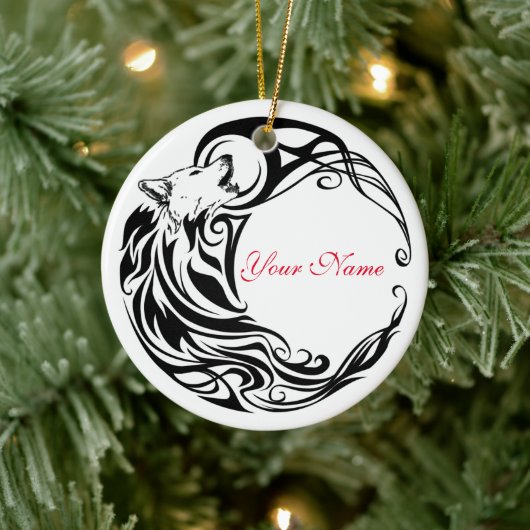 Personalisierter Name von Tribal Wolf Keramik Ornament (Baum)