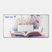 Personalisierter Name Wasserfarben Buch und Blume Schreibtischunterlage (Tastatur & Maus)