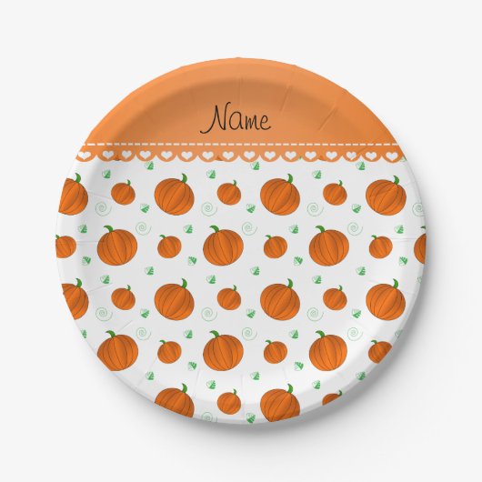 Personalisierter Name: Weißorange-Kürbis Pappteller (Vorderseite)