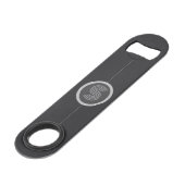 Personalisierter Namensmonogramm Flaschenöffner mi (Vorderseite Schrägansicht)