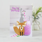 Personalisierter Niedlicher Bunny und Fox Milkshak Einladung (Stehend Vorderseite)